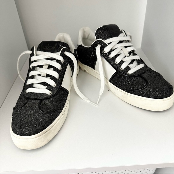 EUC Valentino Garavani Glitter Rockstud Lace Up Sneakers BLACK 37.5 FLY CREW - Picture 12 of 13